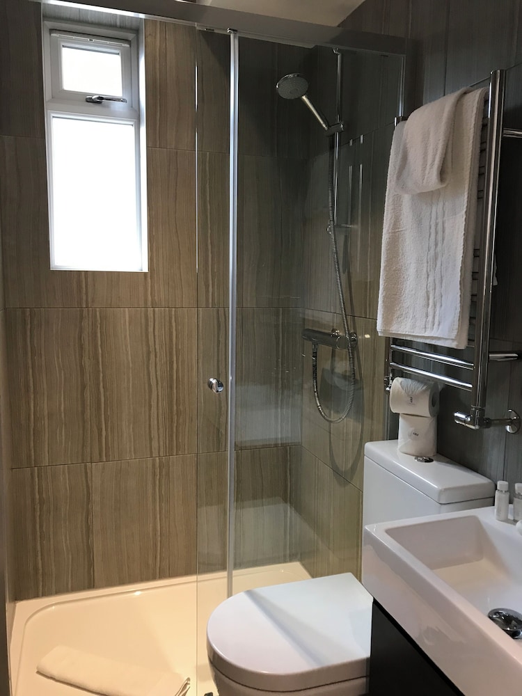 Earl's Court Serviced Apartments - West Brompton 19/20