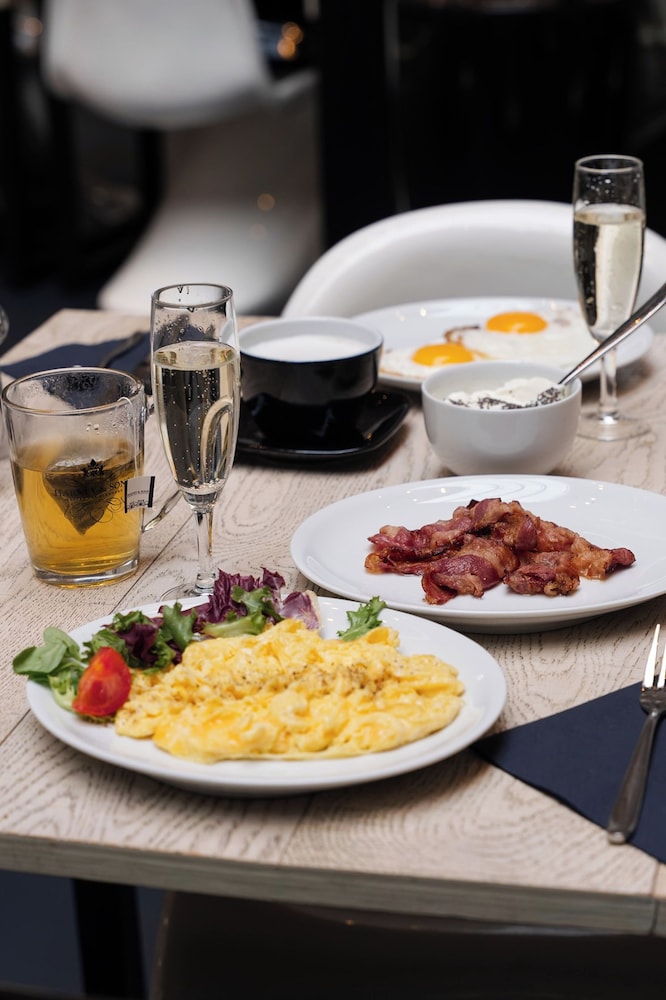 Amosa Hotel Liege & Sava Natures Cuisine 38/50