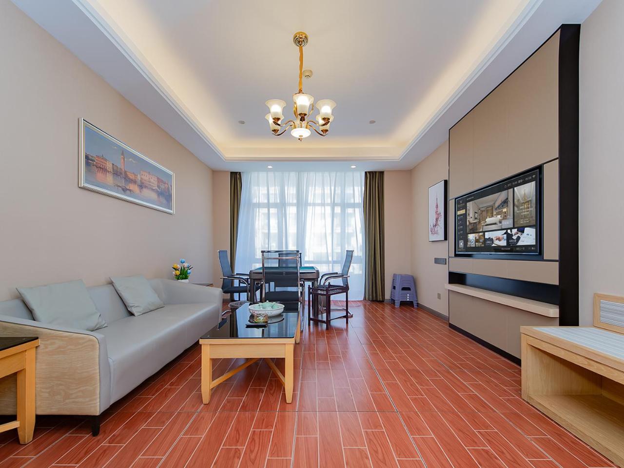 Vienna International Hotel (Jingzhou Xintiandi) 30/50