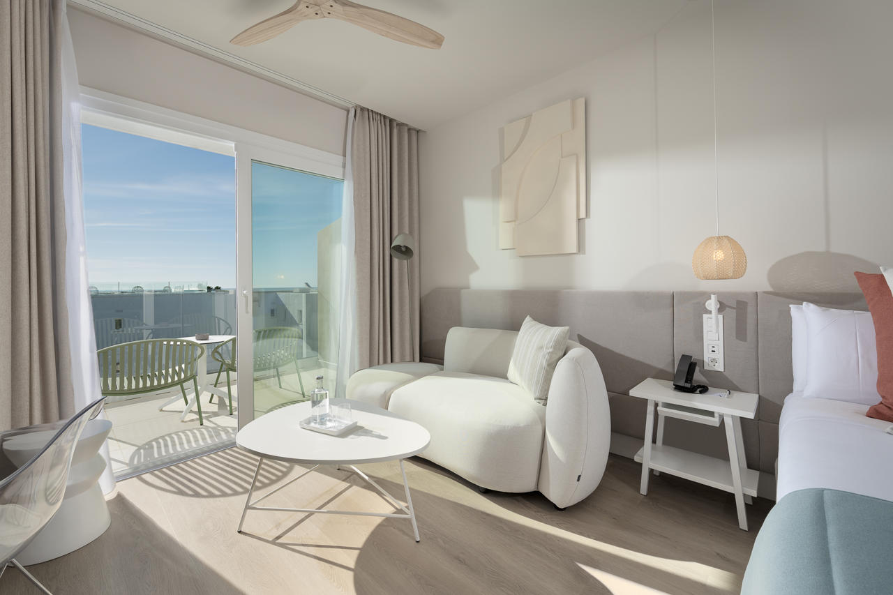 Amare Beach Hotel Sancti Petri 79/111
