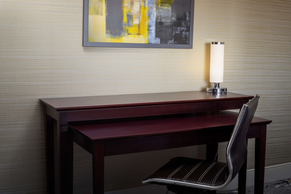 DoubleTree by Hilton Washington DC Silver Spring photo2