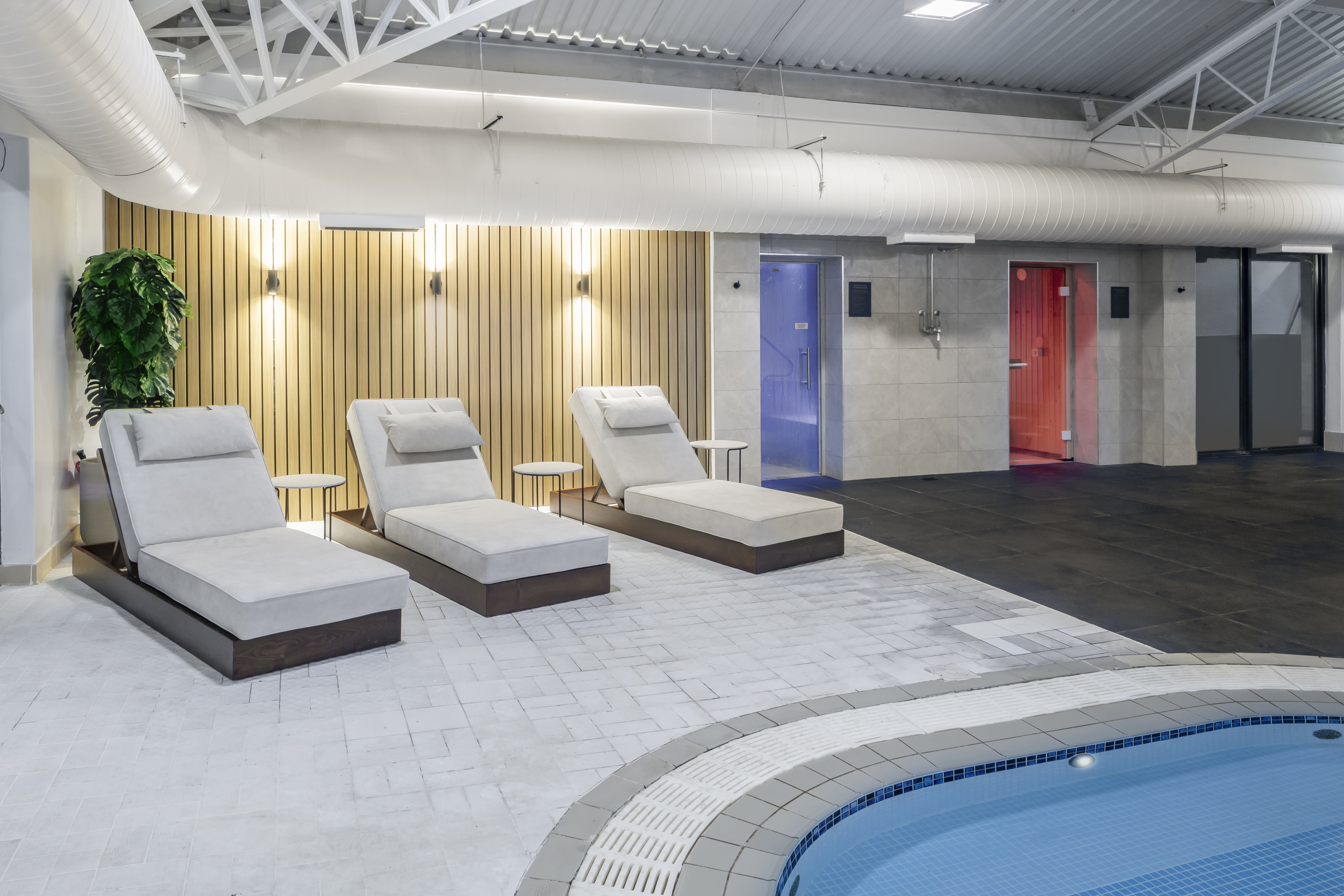 Holiday Inn Gloucester Cheltenham 12/49