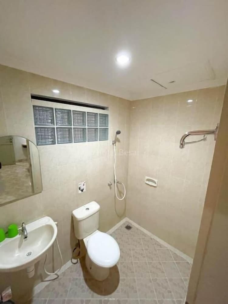 Hotel Besar Purwokerto 49/50