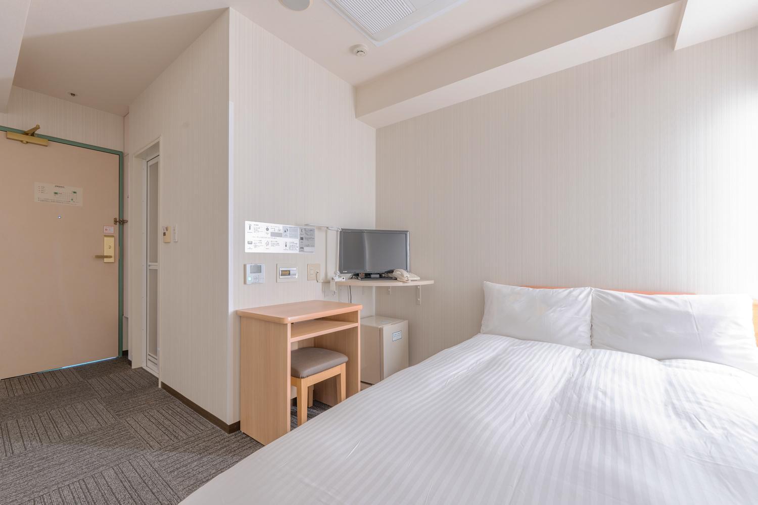 ROOM, SEMI DOUBLE BED