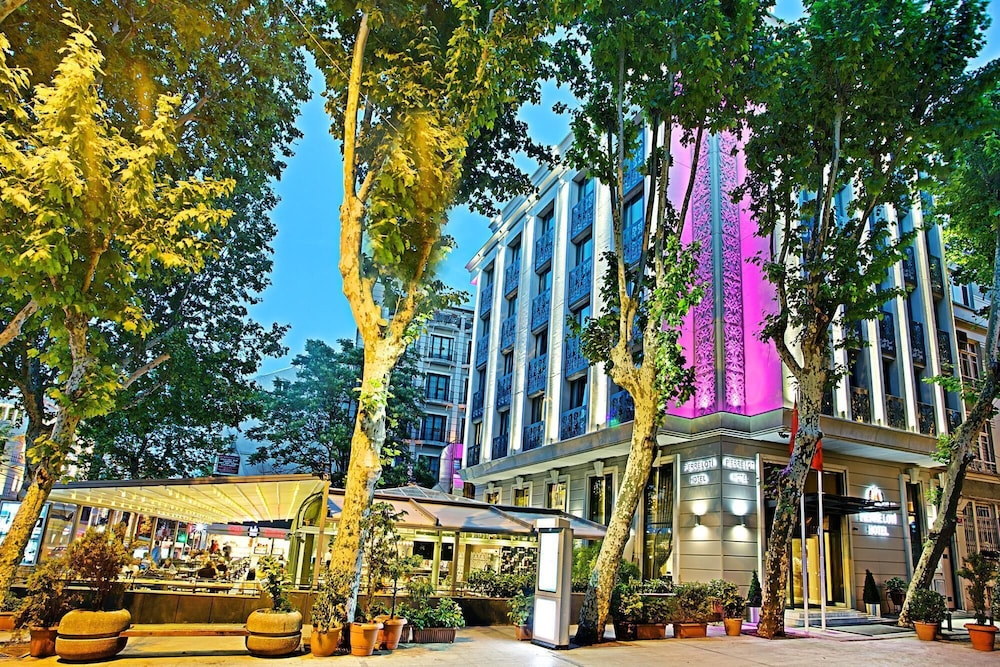 AHC Ayasofya Hotel (Special Class) 53/60