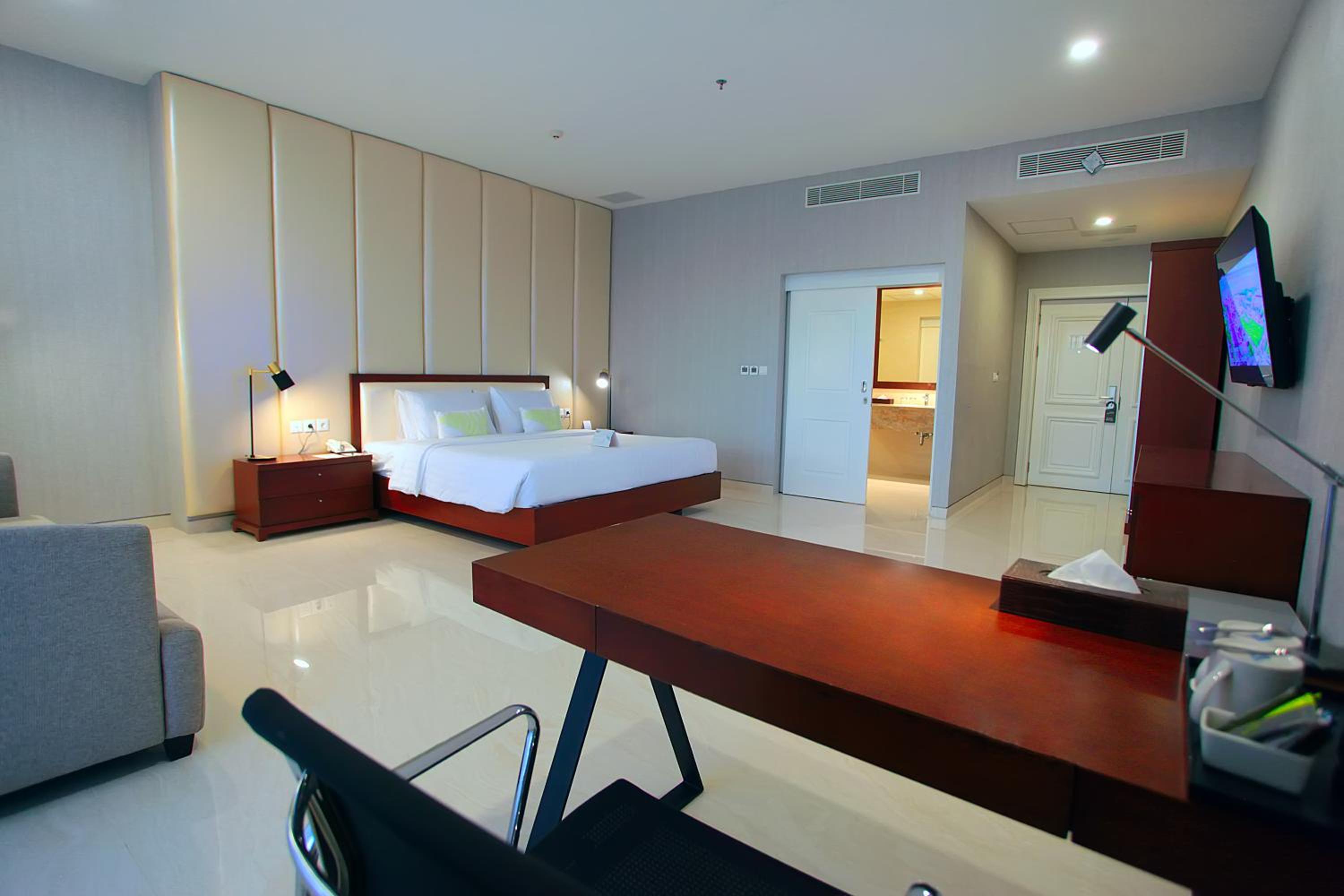 Grand Whiz Megamas Manado 16/39