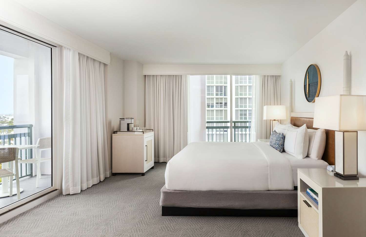 Room, King Bed, with View, Corner