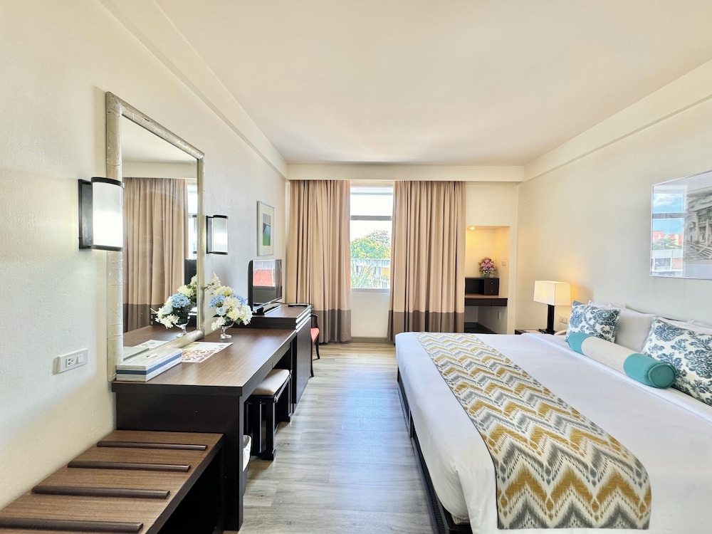 PHUKET MERLIN HOTEL 23/67
