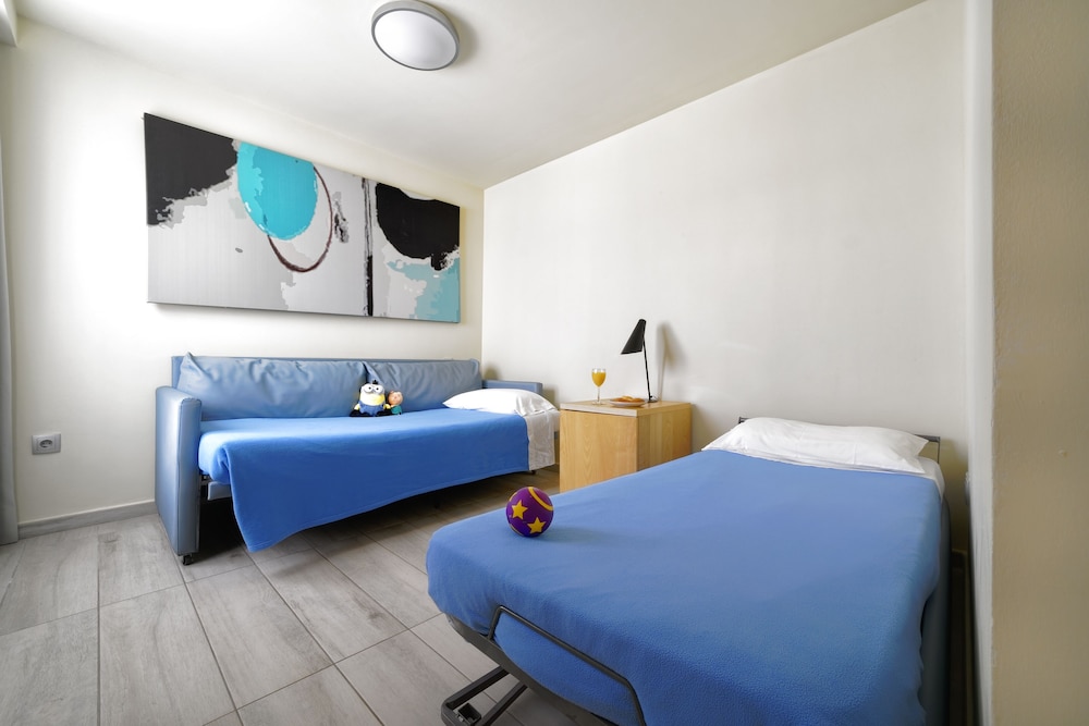 Aqua Suites Hotel Boutique 6/26