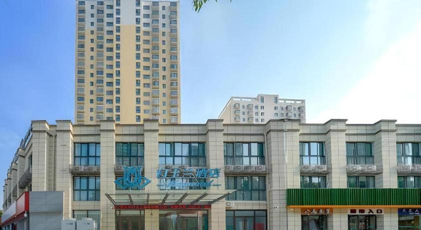 Magnotel(Yanzhou Train Station Jiuxianqiao South Road) 4/24