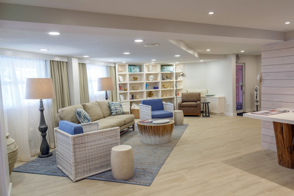 Beach House Suites By The Don Cesar 29/45