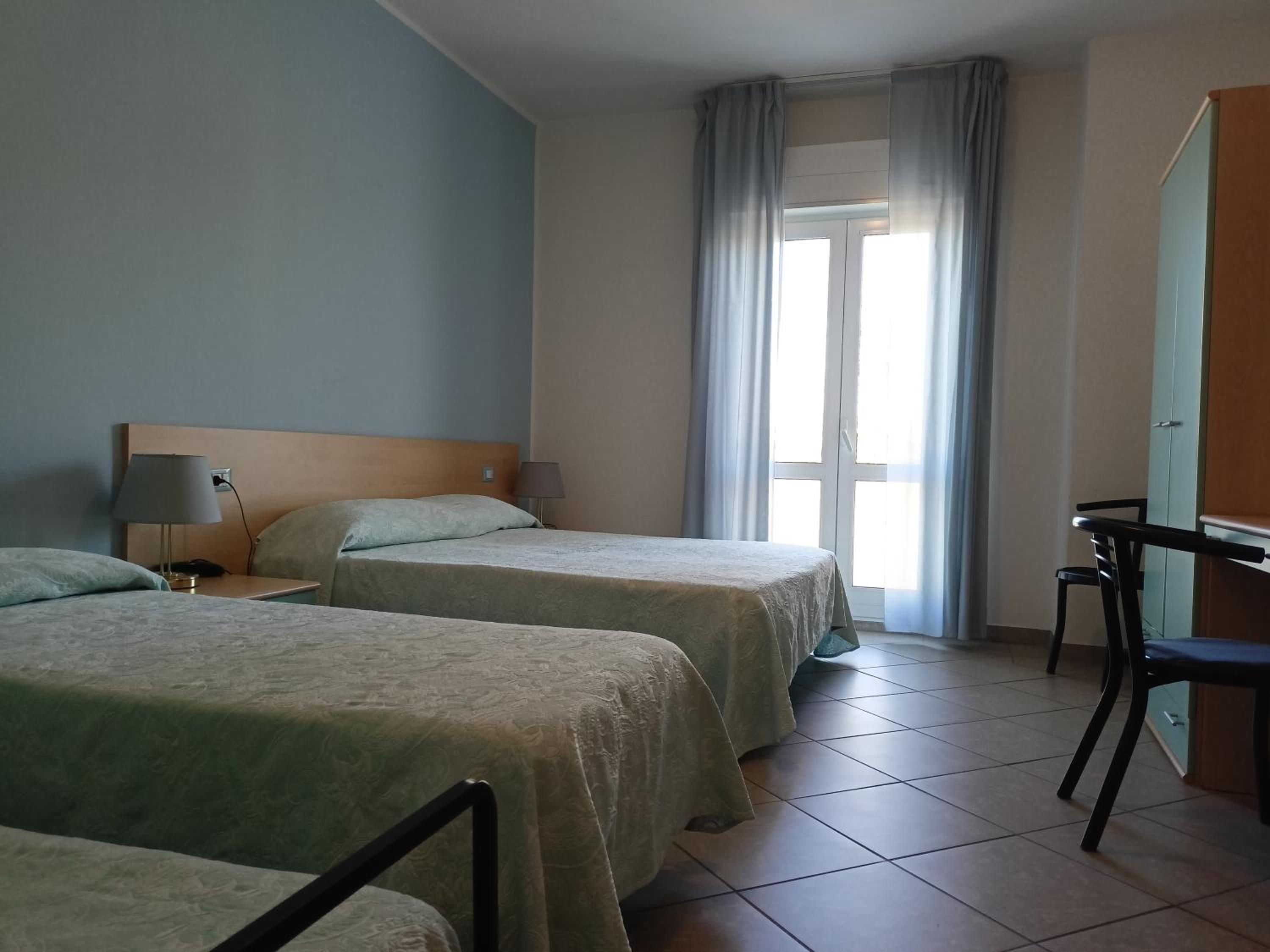 Room, Quadruple, Balcony