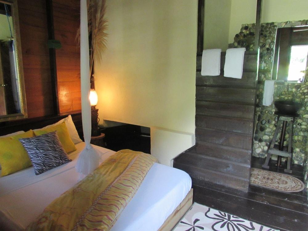 2 Bedrooms, Deluxe, Cottage, 4 Double Beds, River View, 2 Bathrooms