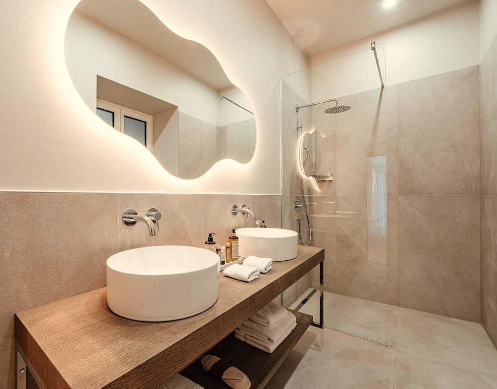 House of Ble 48/50