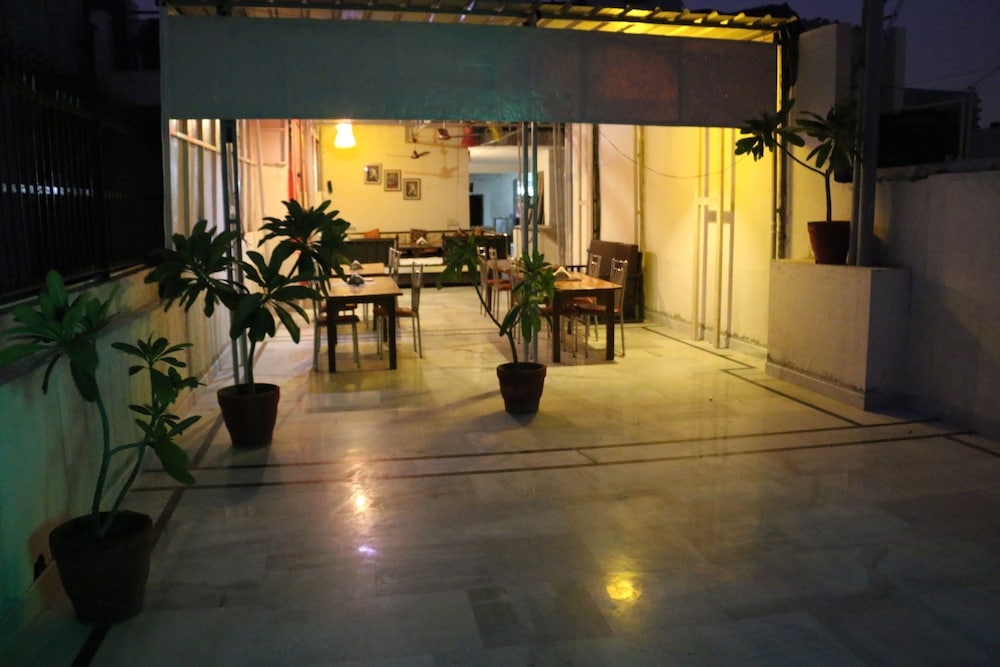 Hotel All iz Well 44/52