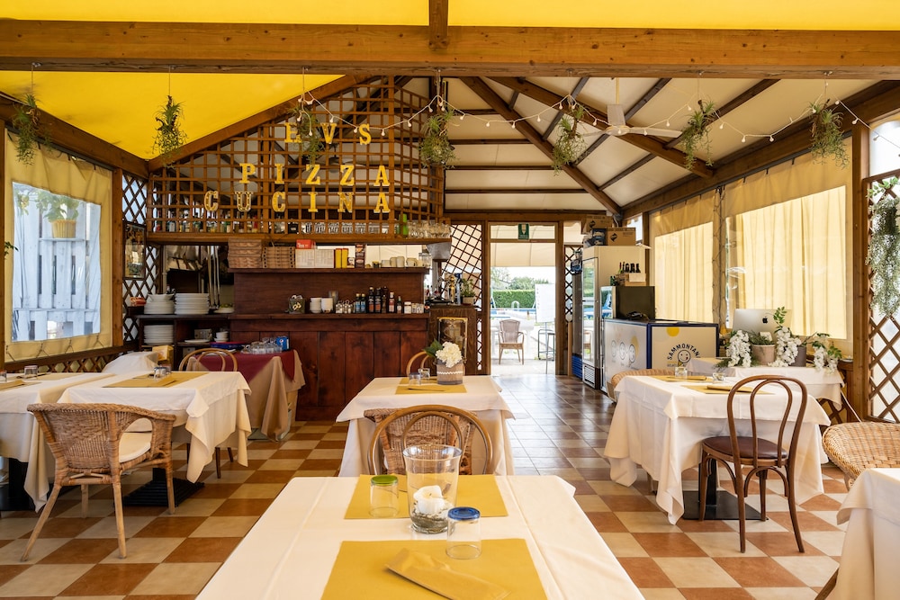 Hotel Villa Sara 42/60