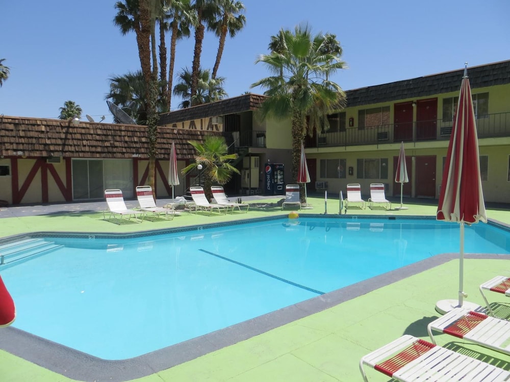 Desert Lodge 6/50
