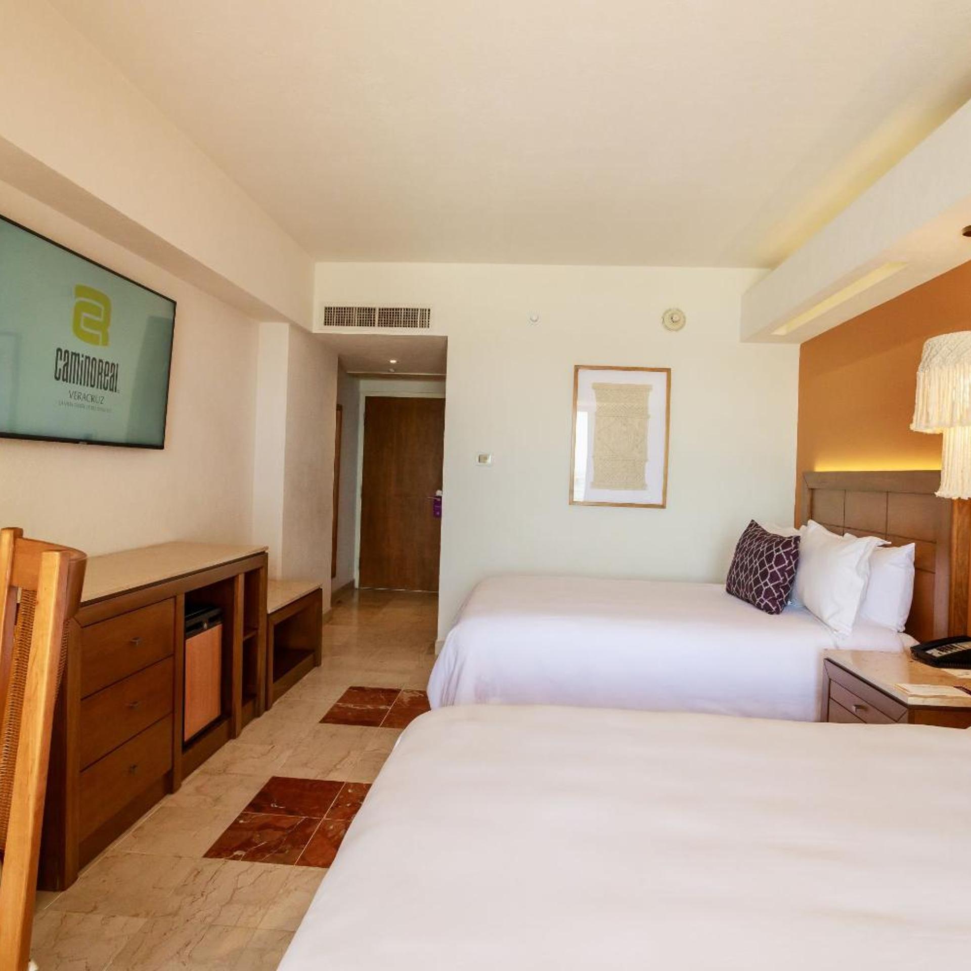 Cr, 2 Beds