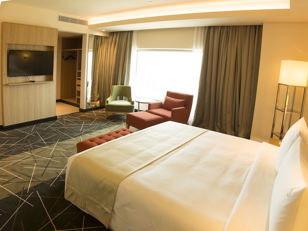 HOLIDAY INN CHENNAI OMR IT EXPRESSWAY 21/76