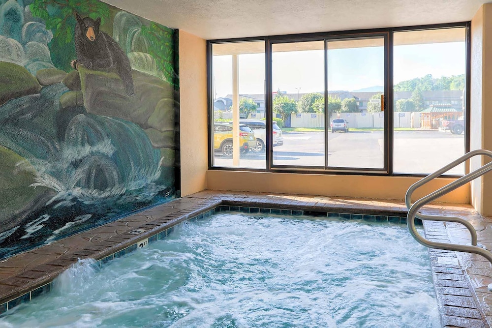 swimming pool spa