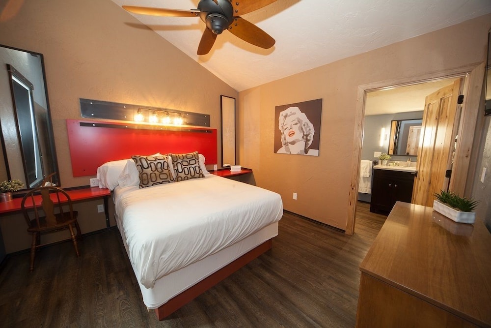 Log Cabin Lodge Suites 16/68