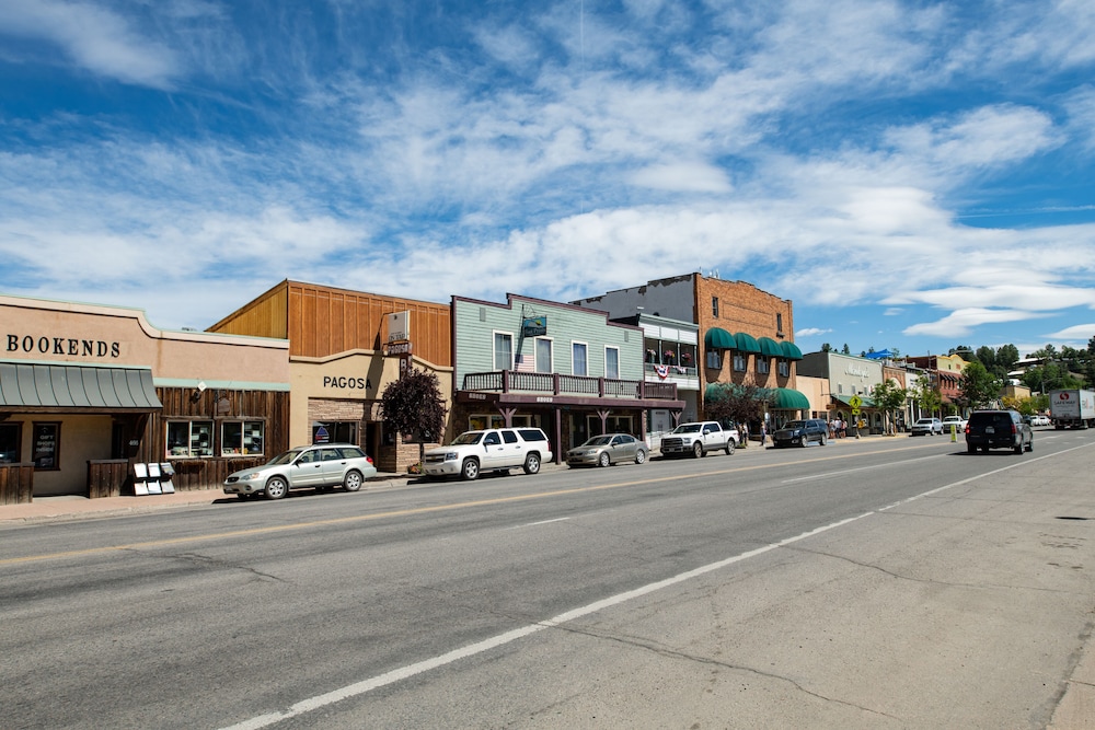Hillside Inn 37/45