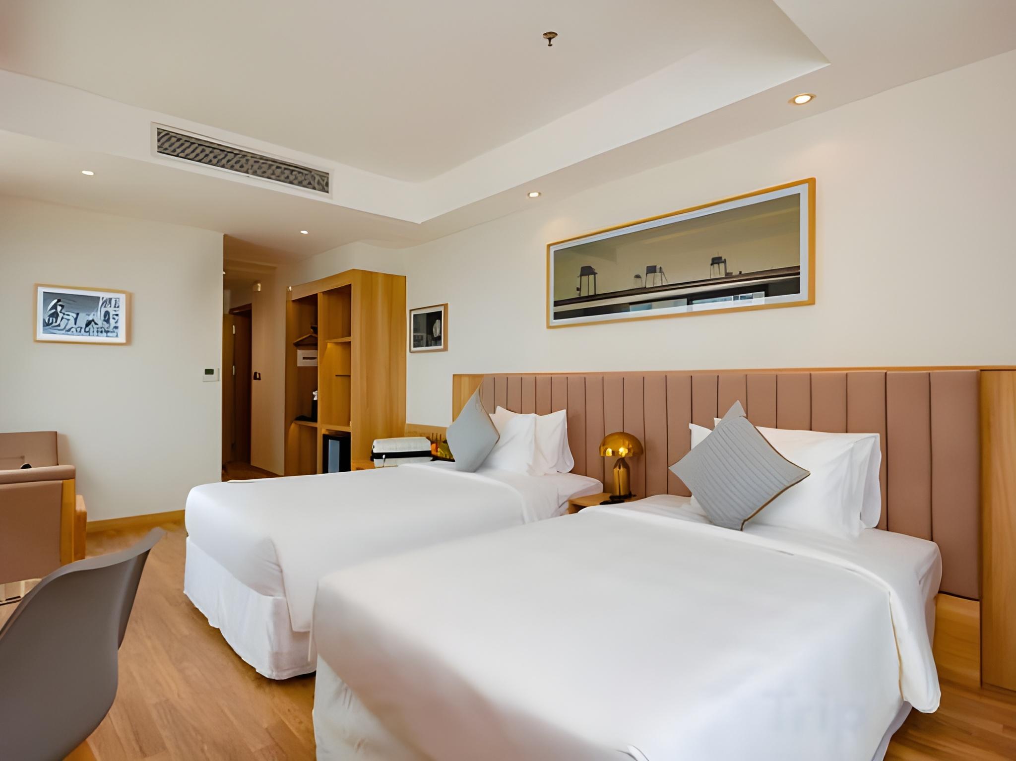 Senior, Twin Beds, City View, Balcony