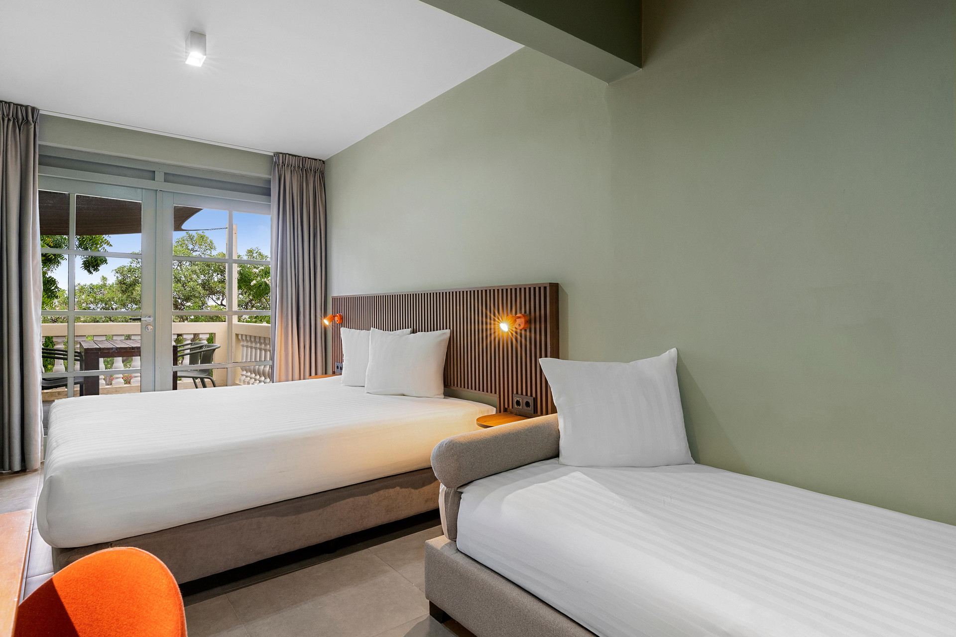 Deluxe, Double Bed