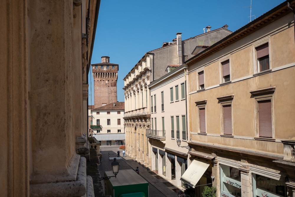 Palazzo Scamozzi 37/45