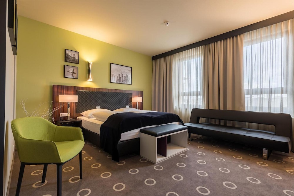 The Frankfurt Hotel 40/64