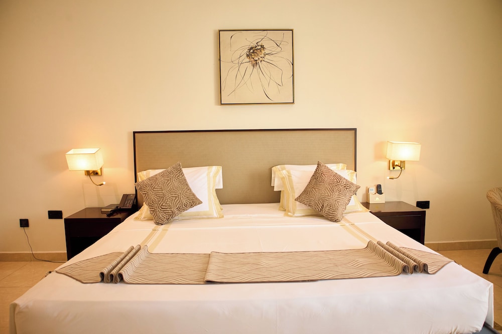 EXECUTIVE, SUITE