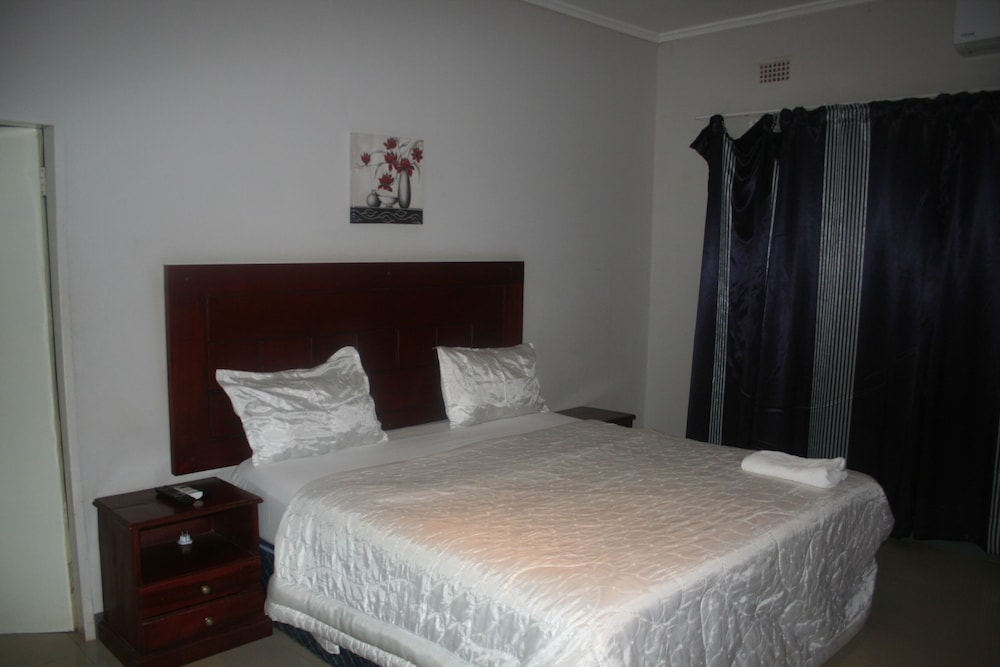 Honeybed Lodge 13/50