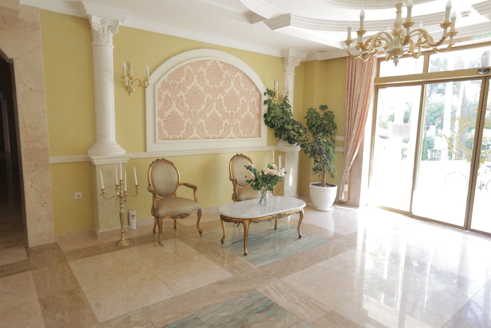 Venera and Anastasia Palace Apartments 44/75