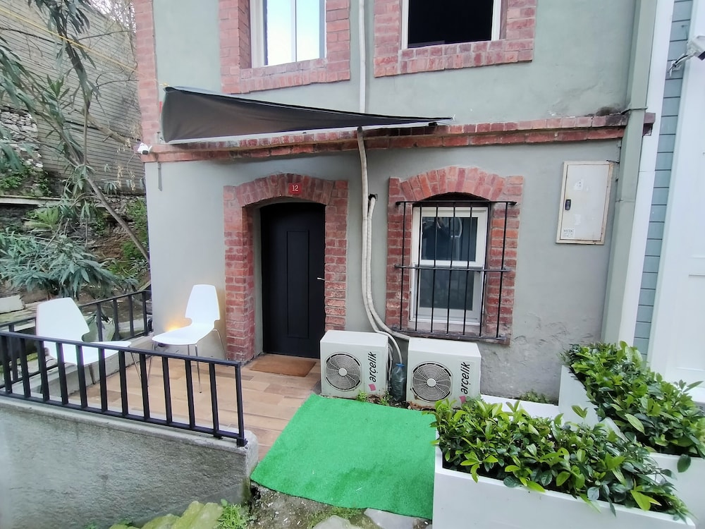 Dreamers B&B 8/50