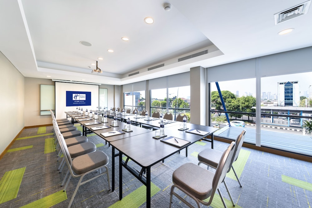 Holiday Inn Express Jakarta Menteng by IHG 53/66