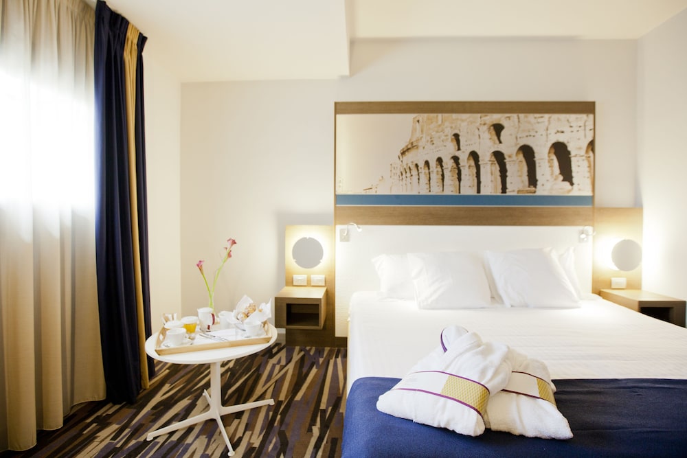 Mercure Roma Centro Colosseo 33/71