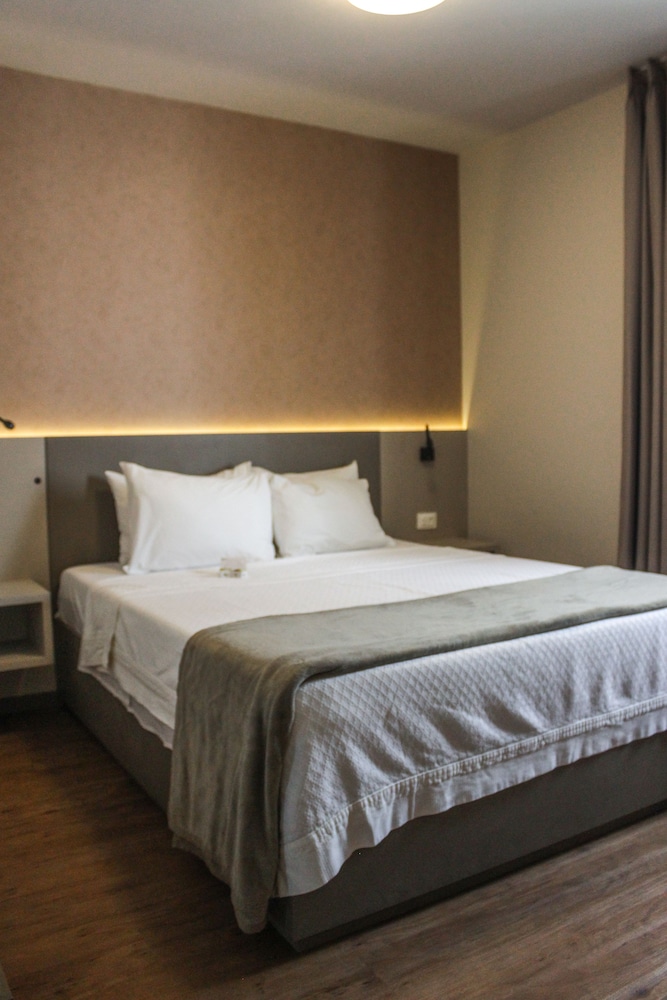 1 BEDROOM, LUXURY, DOUBLE BED
