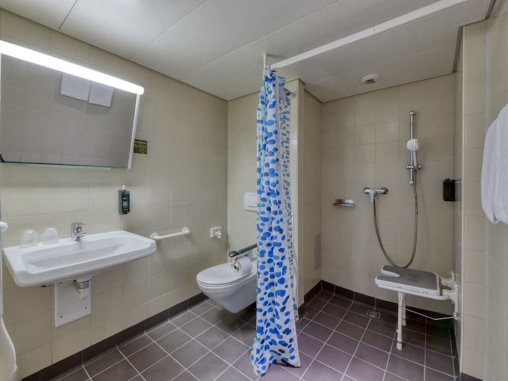Ibis Zurich City West 32/72