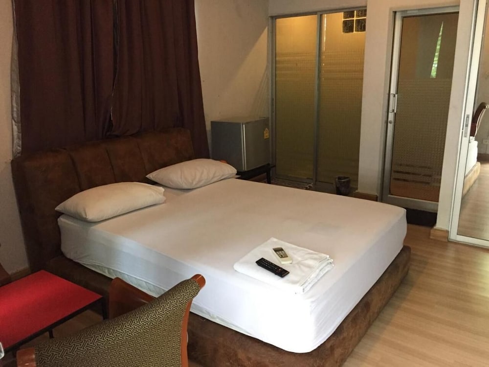 189 RESORT BANGKOK 10/17
