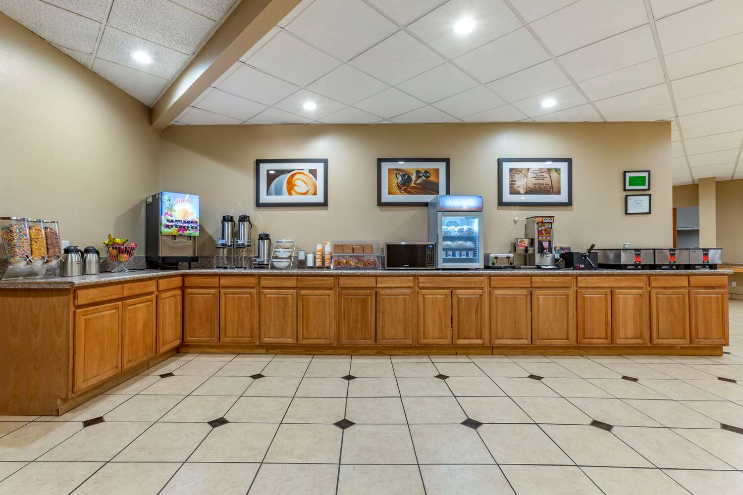 Clarion Inn and Suites Roswell, NM 17/20