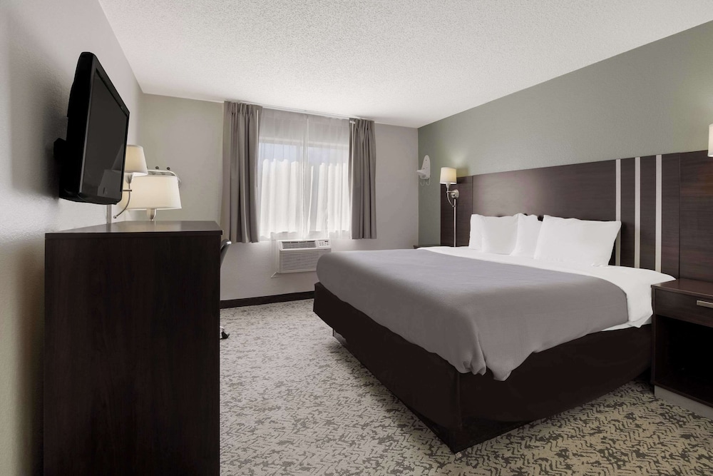 غرفة قياسية بسرير كينج، Quality Inn Hall Of Fame 2/10