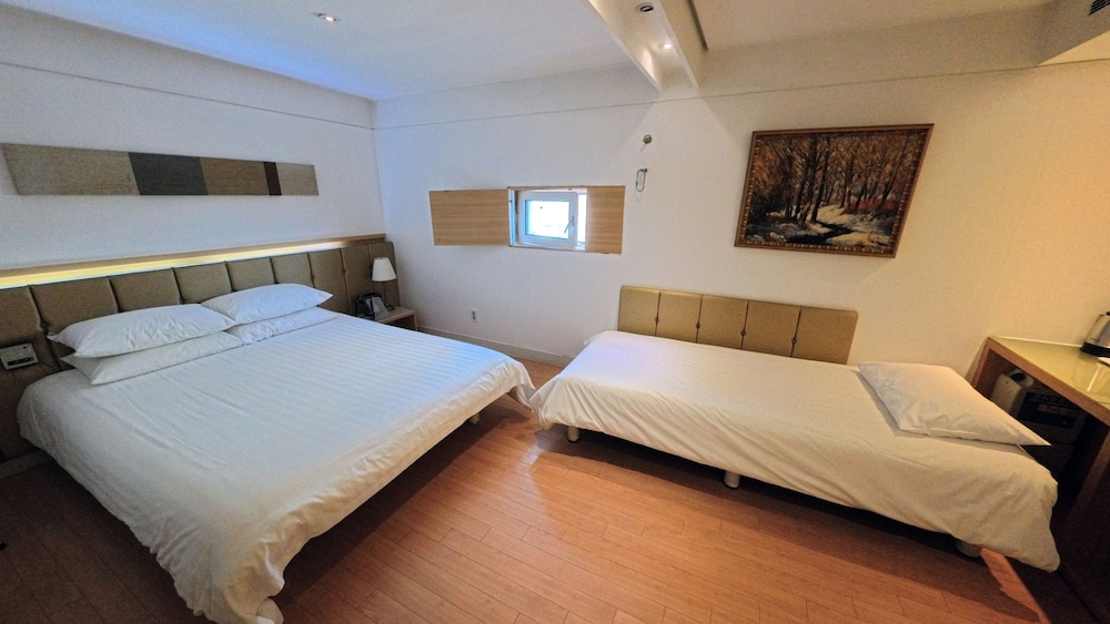 Friendly Dh Naissance Hotel By Mindrum Group 14/48