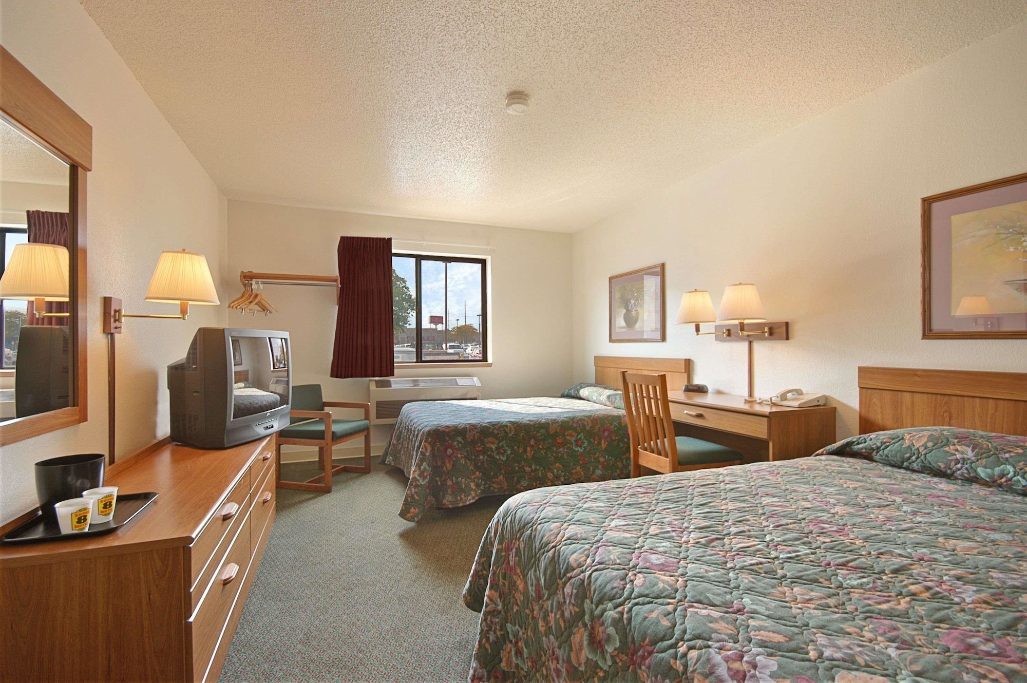 Super 8 by Wyndham Hammond/North secondary