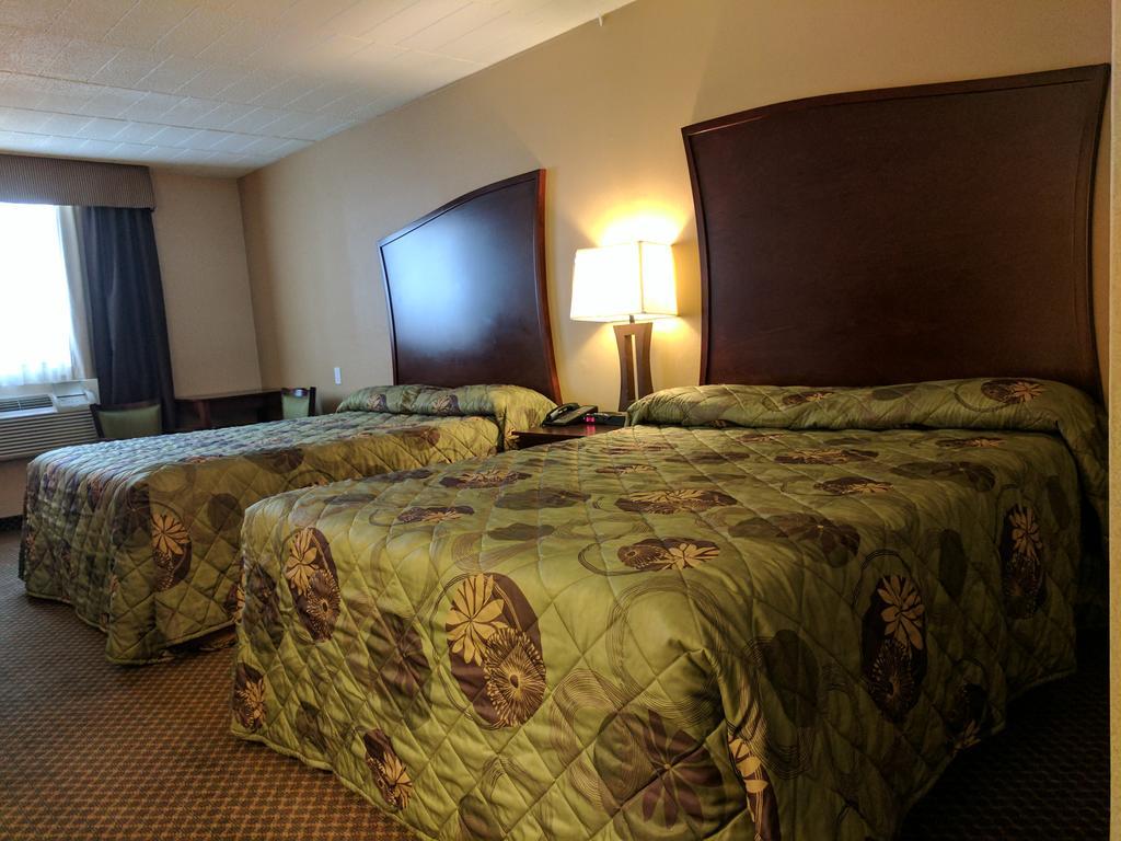 Luxury Inn 4/16
