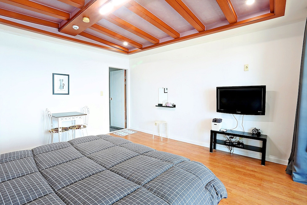 Jeju Beach House 15/32