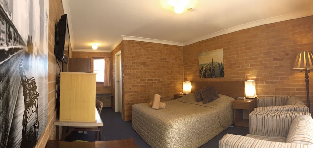 WHITE LANTERNS MOTEL 20/60