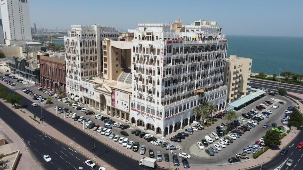 Kuwait Palace Hotel Apartment 2/66