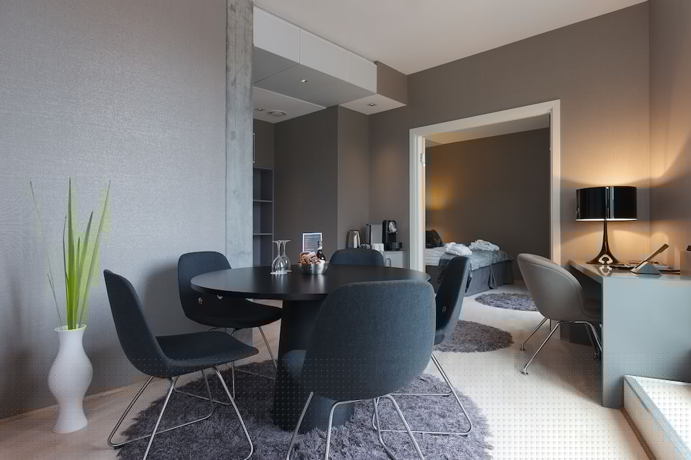 QUALITY HOTEL WATERFRONT 40/47