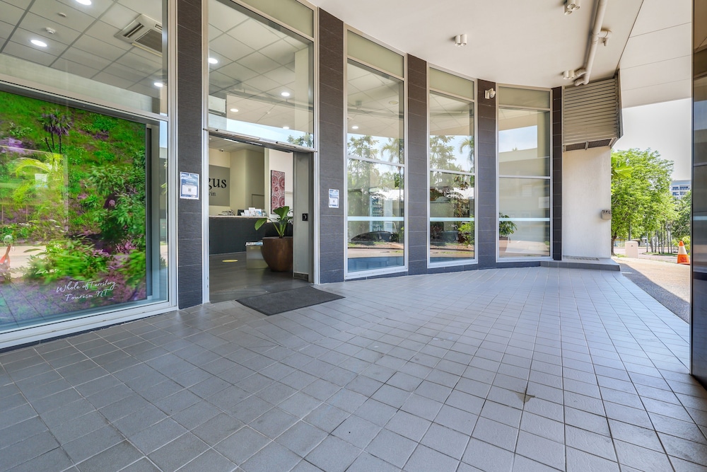Argus Hotel Darwin 13/64