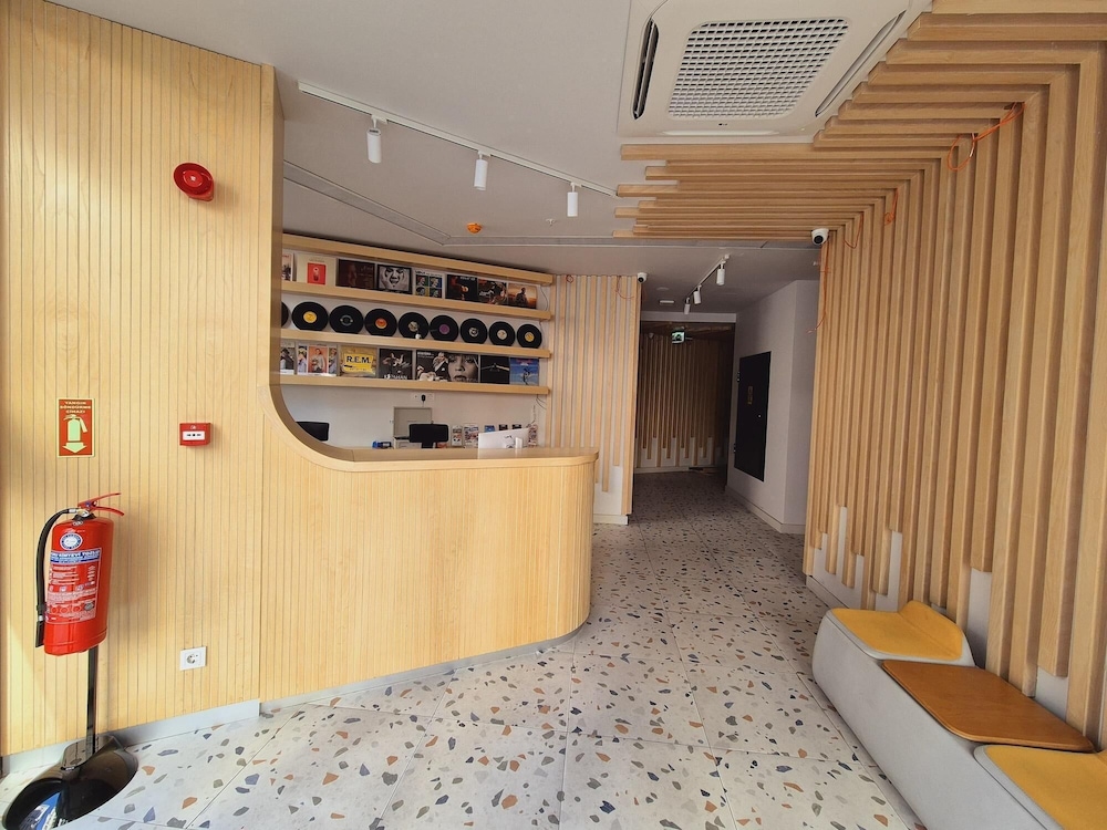 Bird Nest Suites 9/47